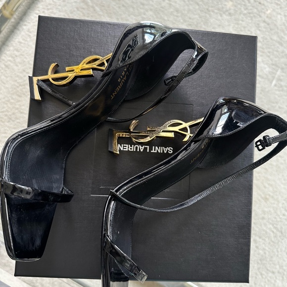 YSL OPYUM SANDALS IN PATENT LEATHER - Picture 6 of 11